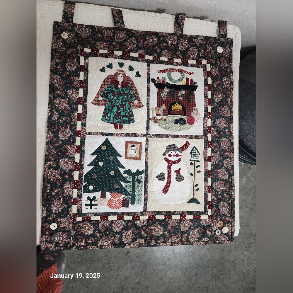 Christmas Quilt Wall Hanging